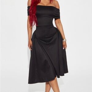 Very Demure Off Shoulder Midi Dress - Black